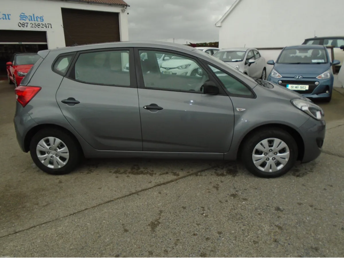 Hyundai ix20 1.4 CLASSIC 89 BHP 5DR - Image 4