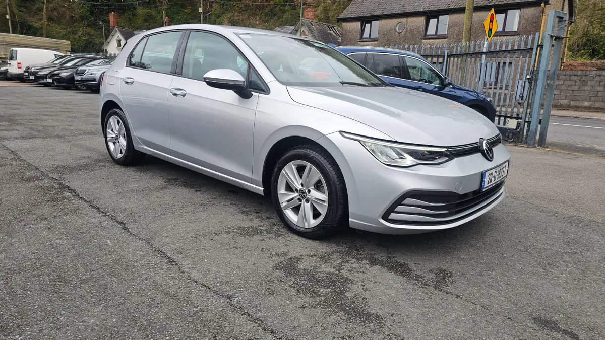 Volkswagen Golf 2021 1.0 eTSI 110HP  DSG MHEV - Image 2