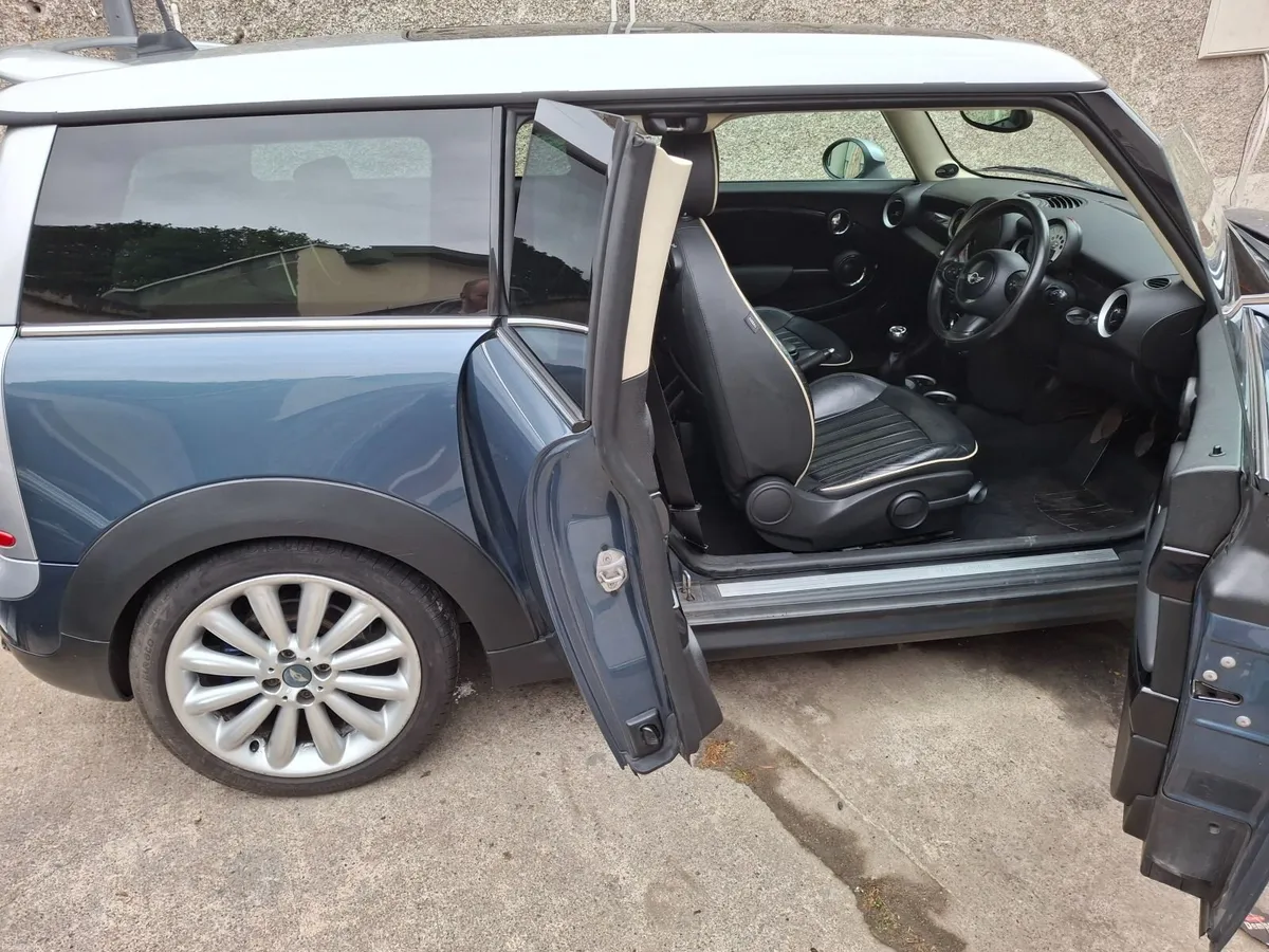 Mini Cooper 2010 - Image 4