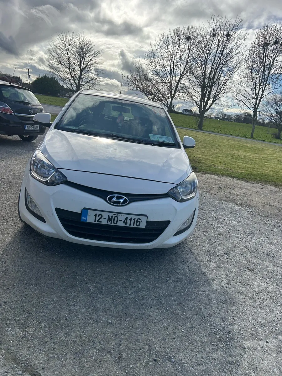 Hyaundi i20 - Image 1