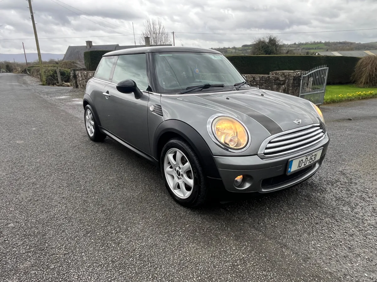 Mini Cooper 2010 - Image 1