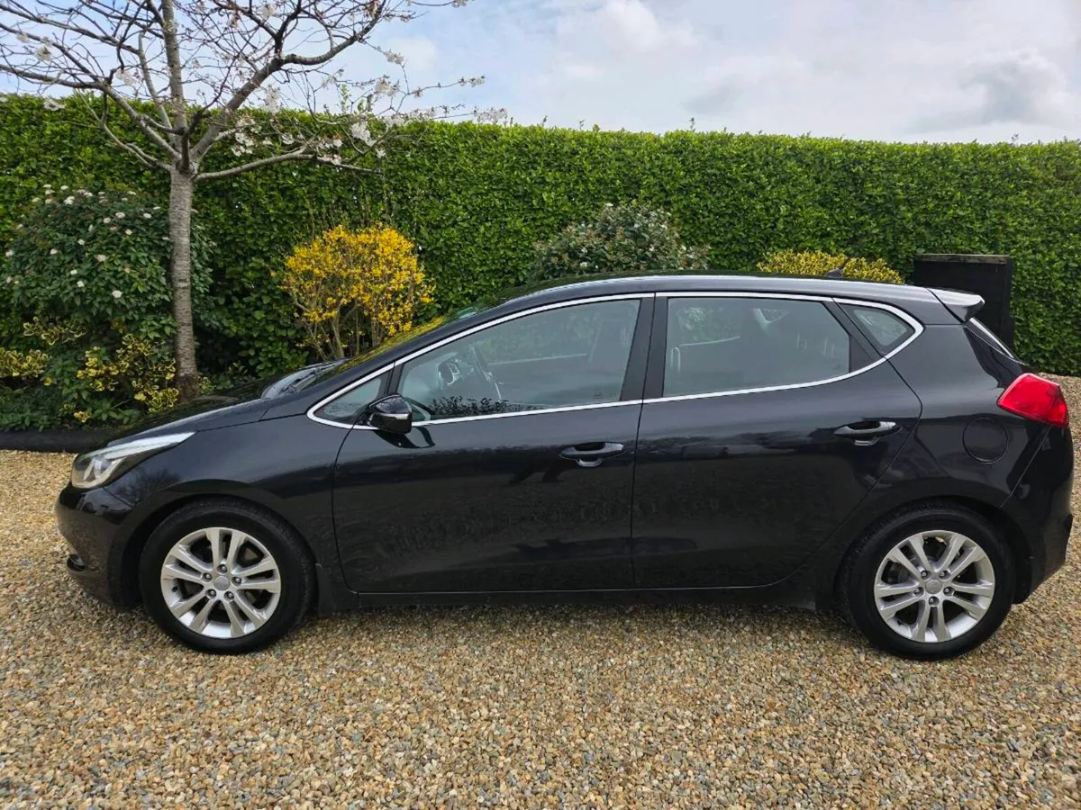 Kia Ceed Diesel Low Miles Spotless - Image 2