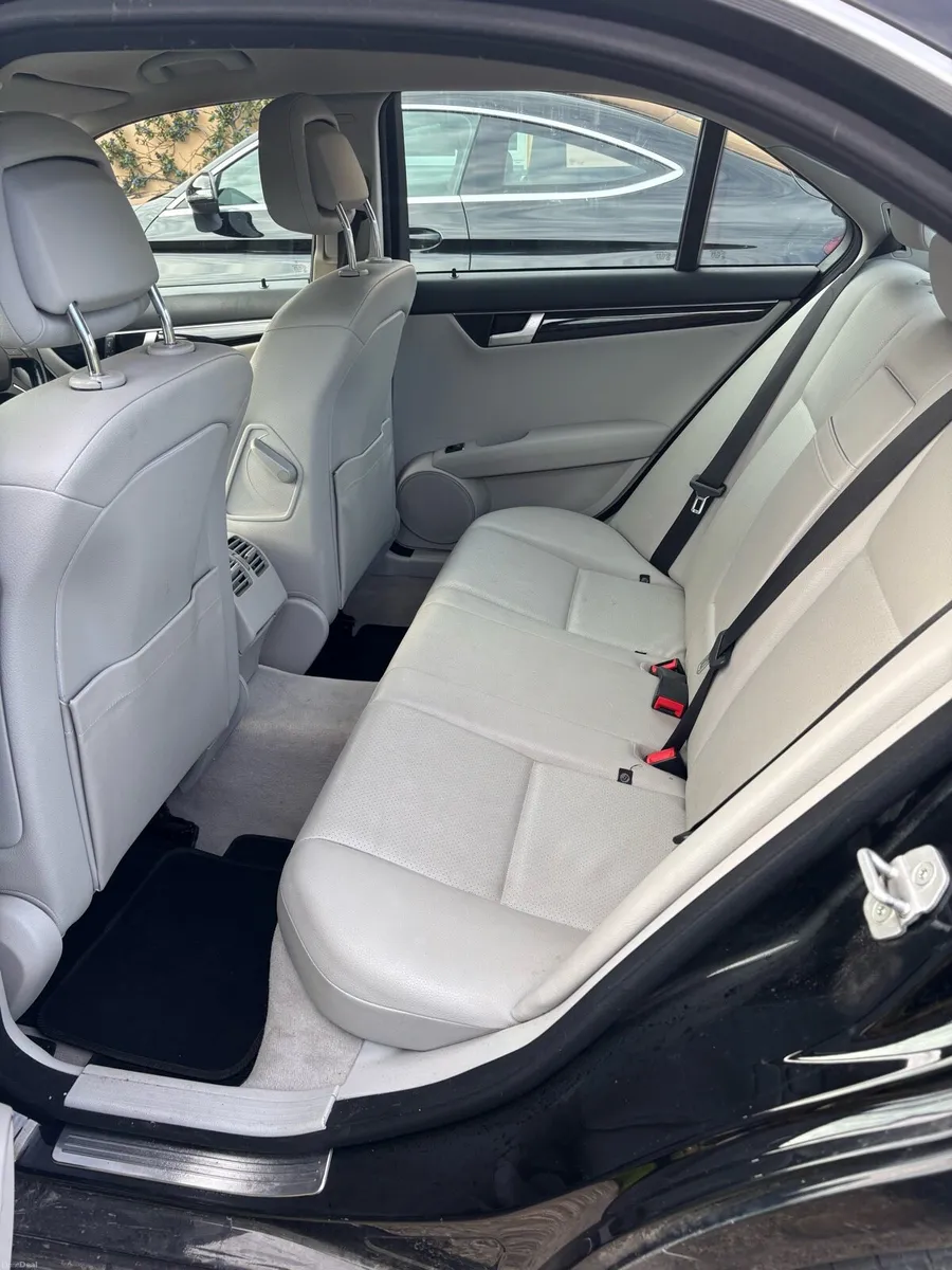 Mercedes Benz c200d - Image 6