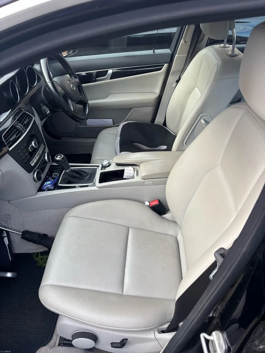 Mercedes Benz c200d - Image 4