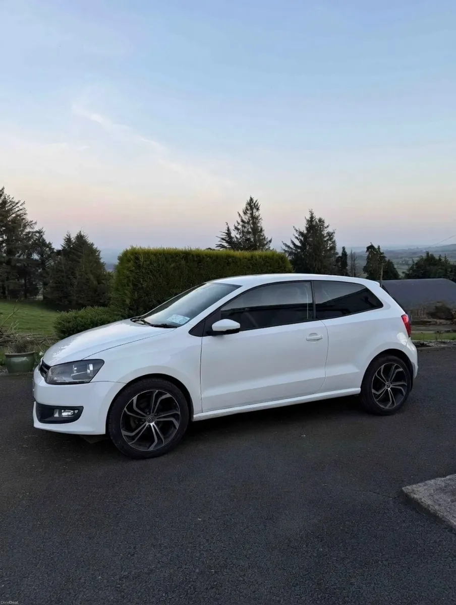 Volkswagen Polo 2014 - Image 2