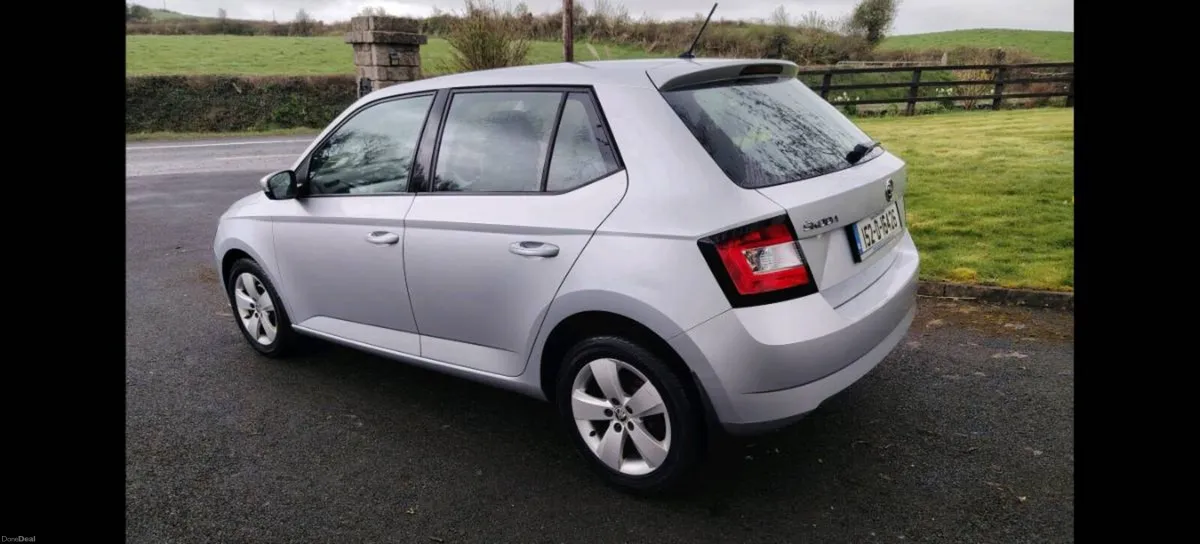 152 Skoda Fabia Low Mileage ONLY 48K KLM (30K MLS) - Image 3