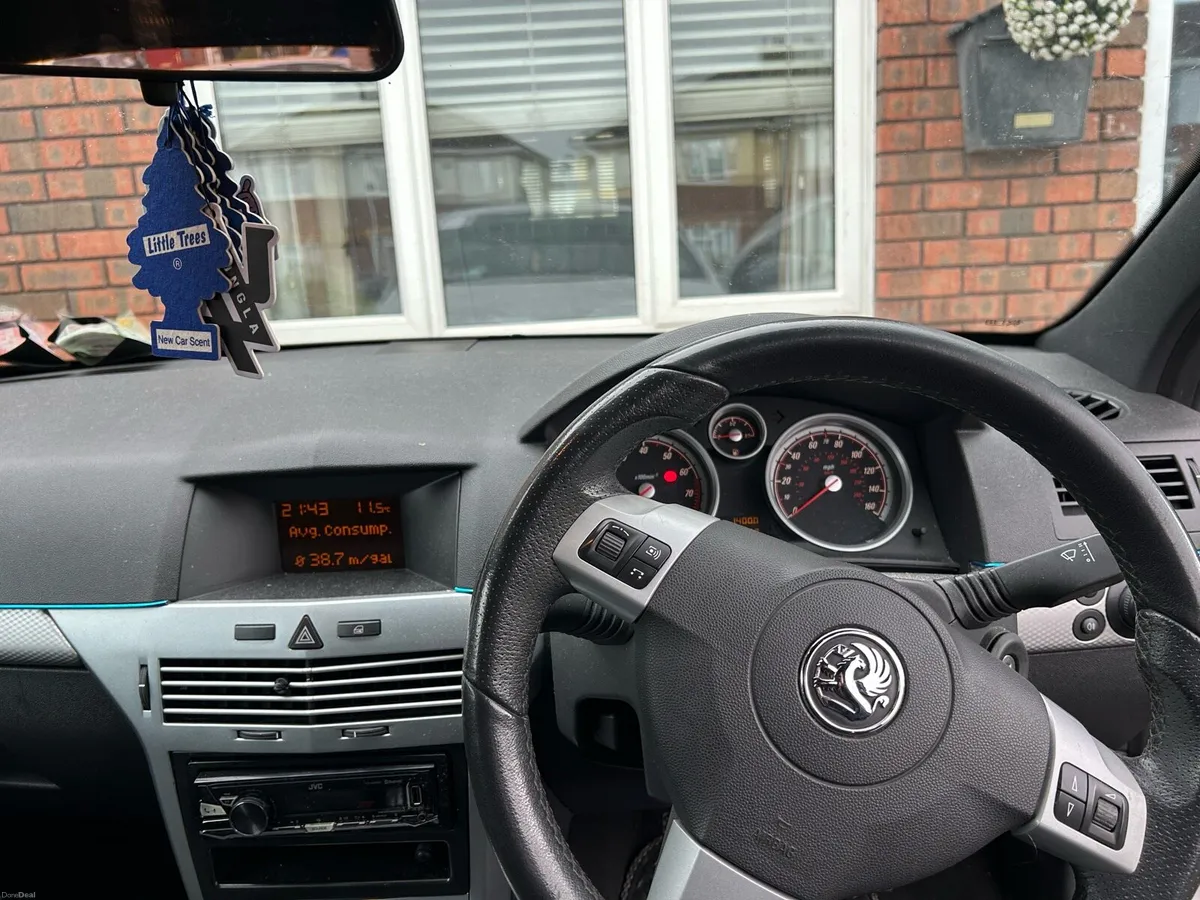 Vauxhall Astra - Image 4