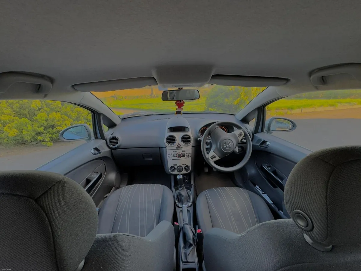 Opel Corsa 1.2 Petrol 2008 - Image 2