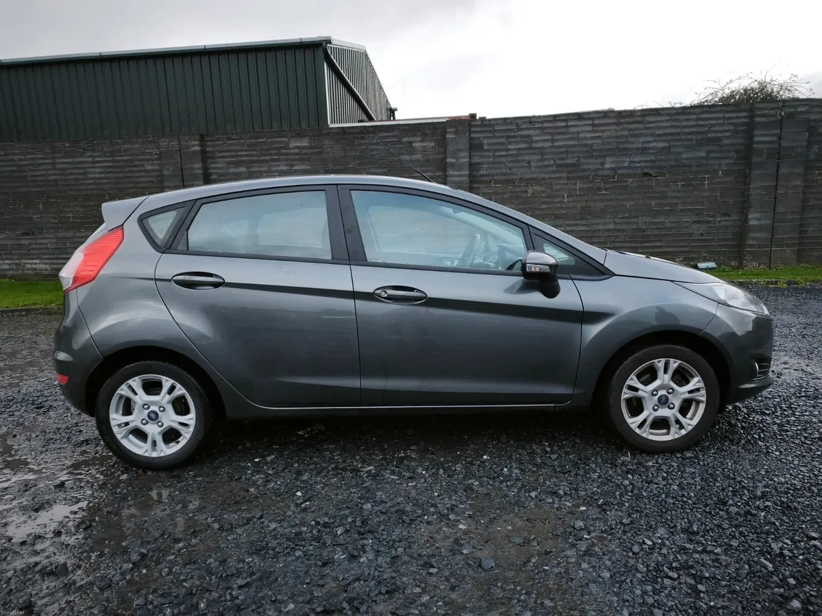 2017 Ford Fiesta ZETEC 1.0 Petrol - Image 4