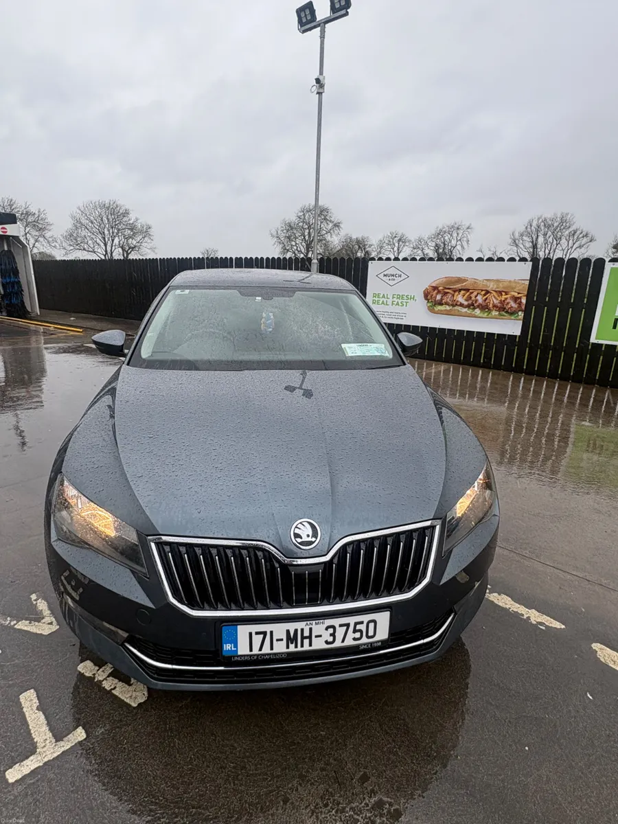 Skoda Superb 2017 , 1.6 diesel , 6 speed manual - Image 3