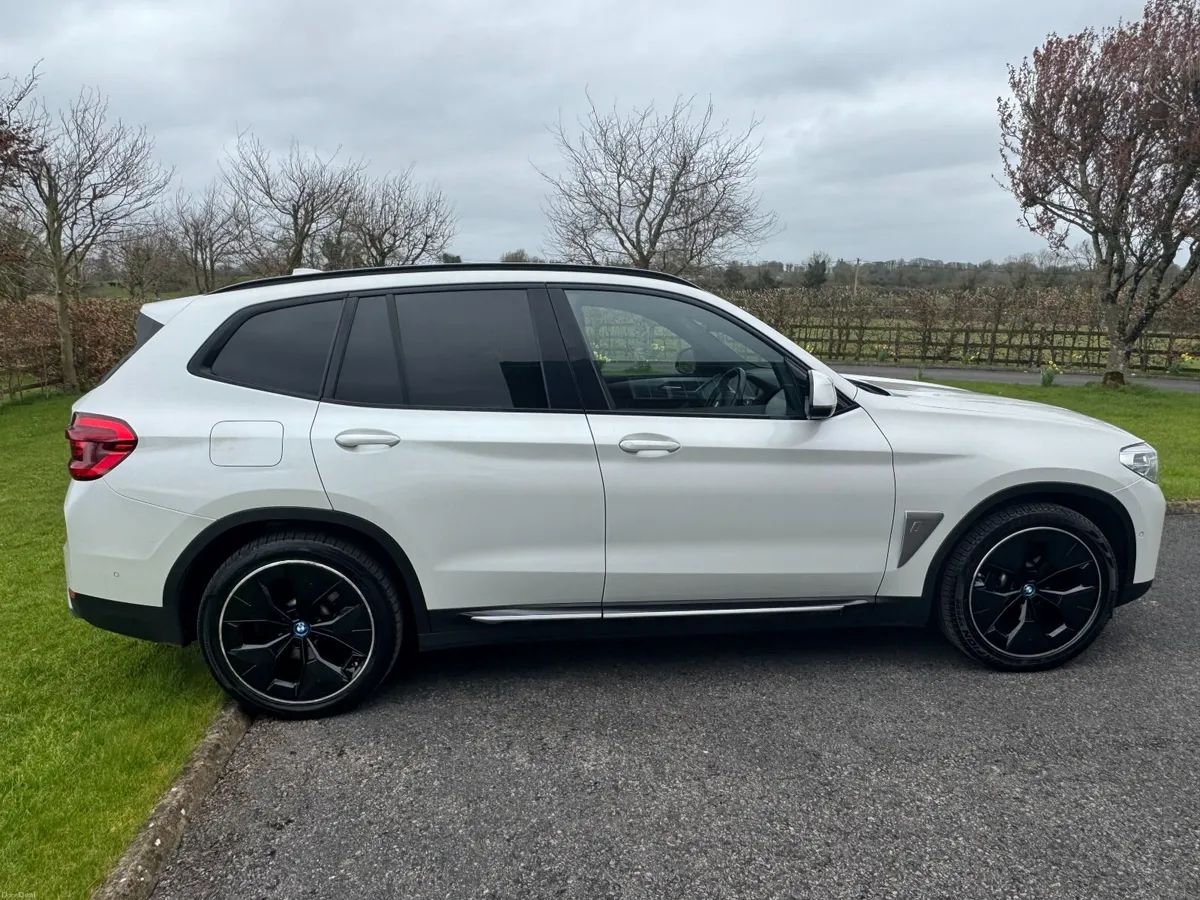 BMW iX3 2021 - Image 4