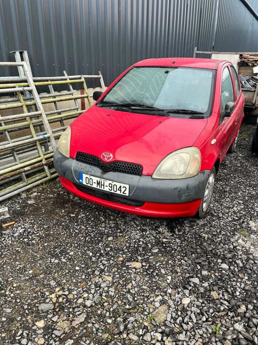 Toyota Yaris by two years are 2000and2010 - Image 4