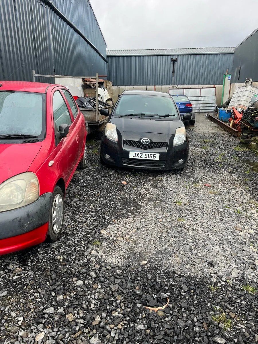 Toyota Yaris by two years are 2000and2010 - Image 2