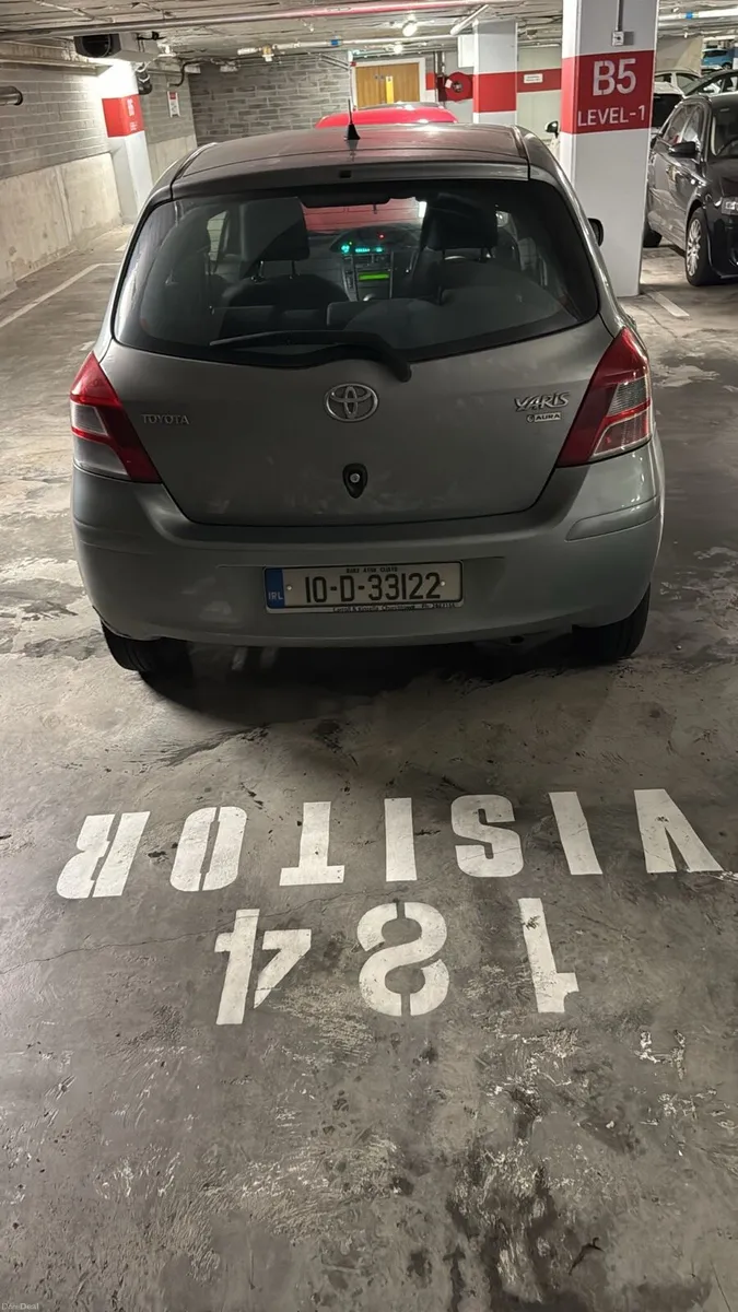 2010 Toyota Yaris - Image 2