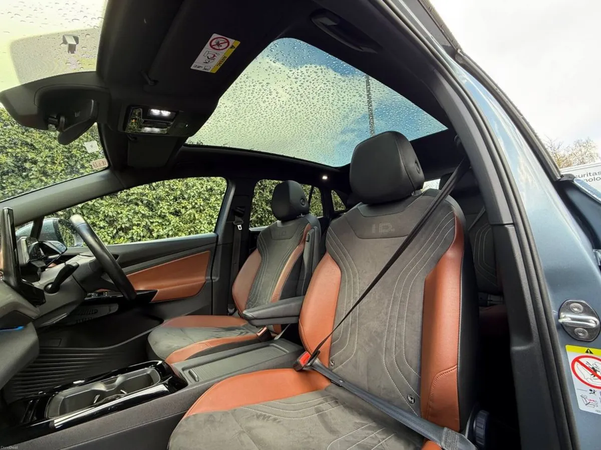 Volkswagen ID.4 PRO FAMILY 72KWH // PAN ROOF // 19 - Image 2