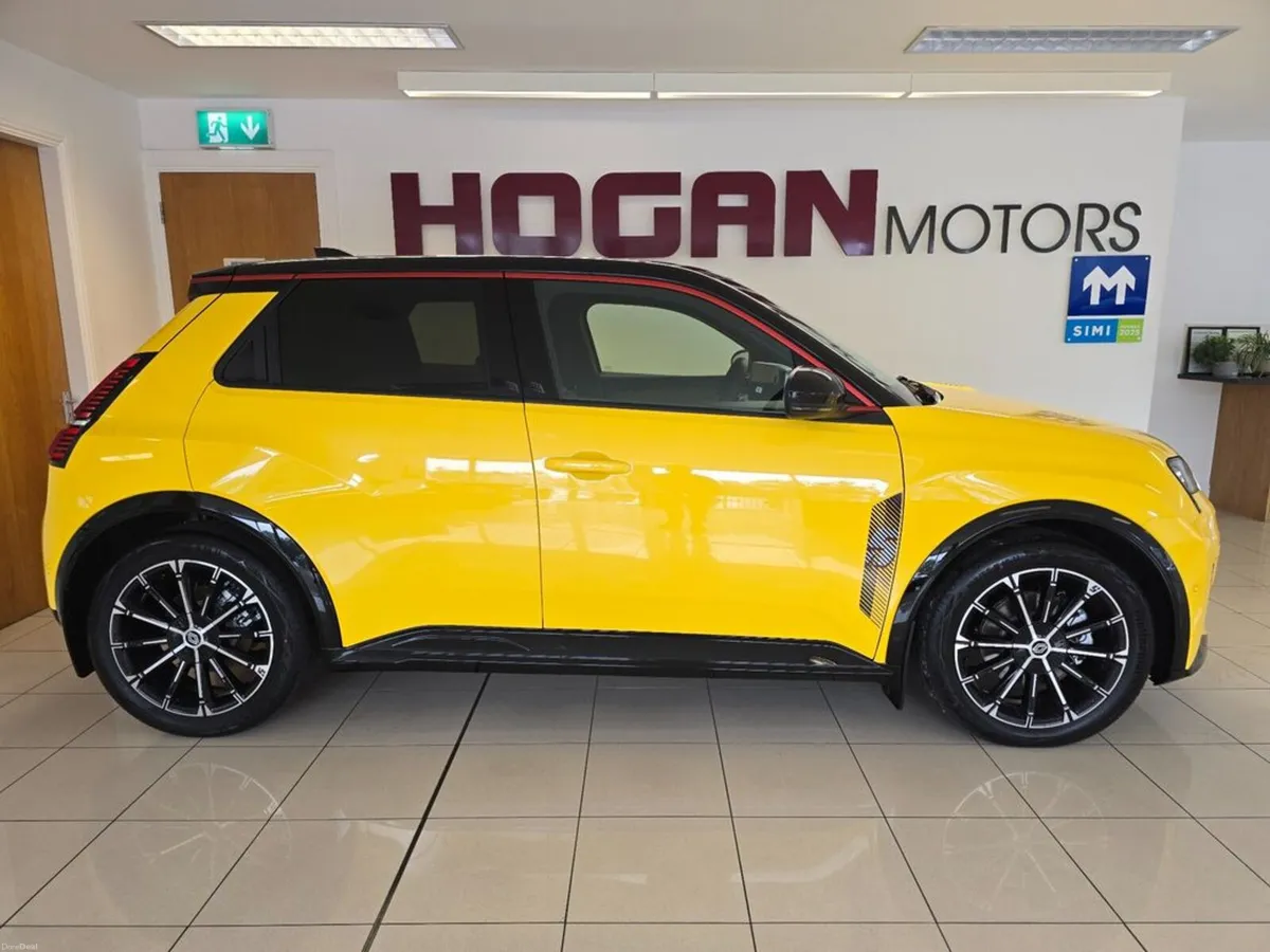 Renault 5 Iconic Five 52kWh 150BHP * Best Range & - Image 3