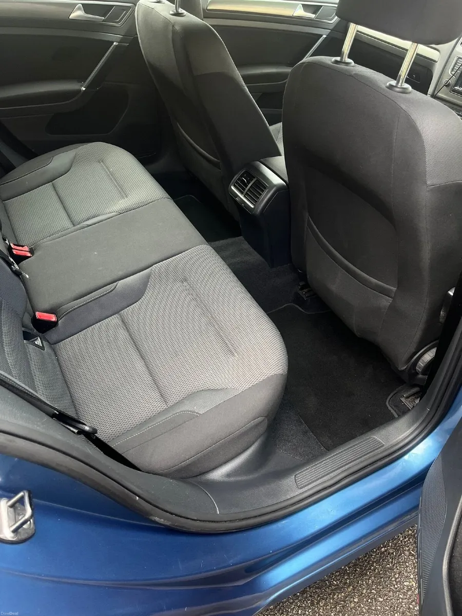 Automatic Volkswagen Golf 2013 - Image 3