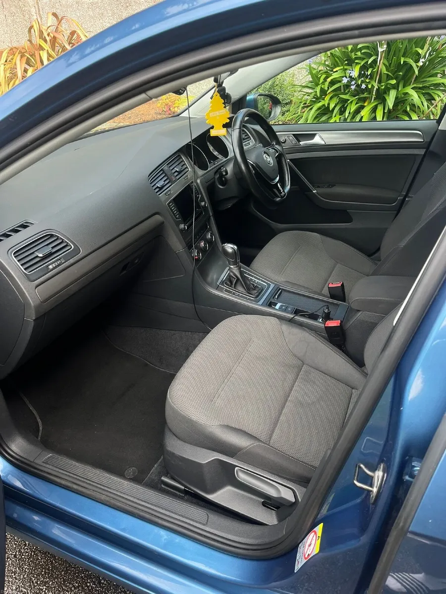 Automatic Volkswagen Golf 2013 - Image 1