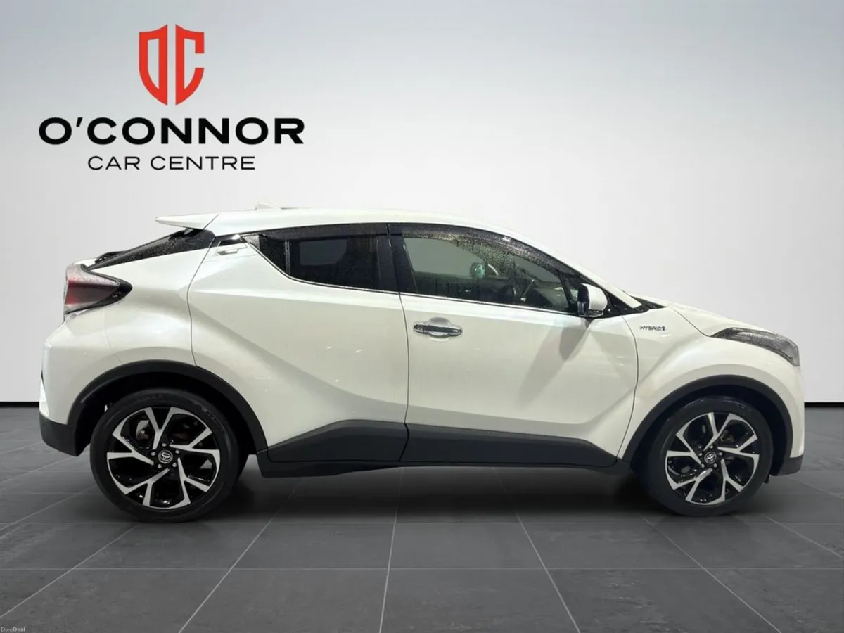 Toyota C-HR G SPEC 1.8 HYBRID AUTO - Image 2