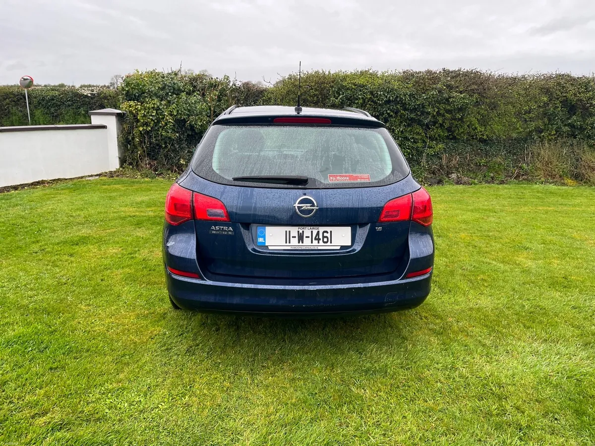 Opel Astra Auto LONG NCT & TAX only 113k kms - Image 4