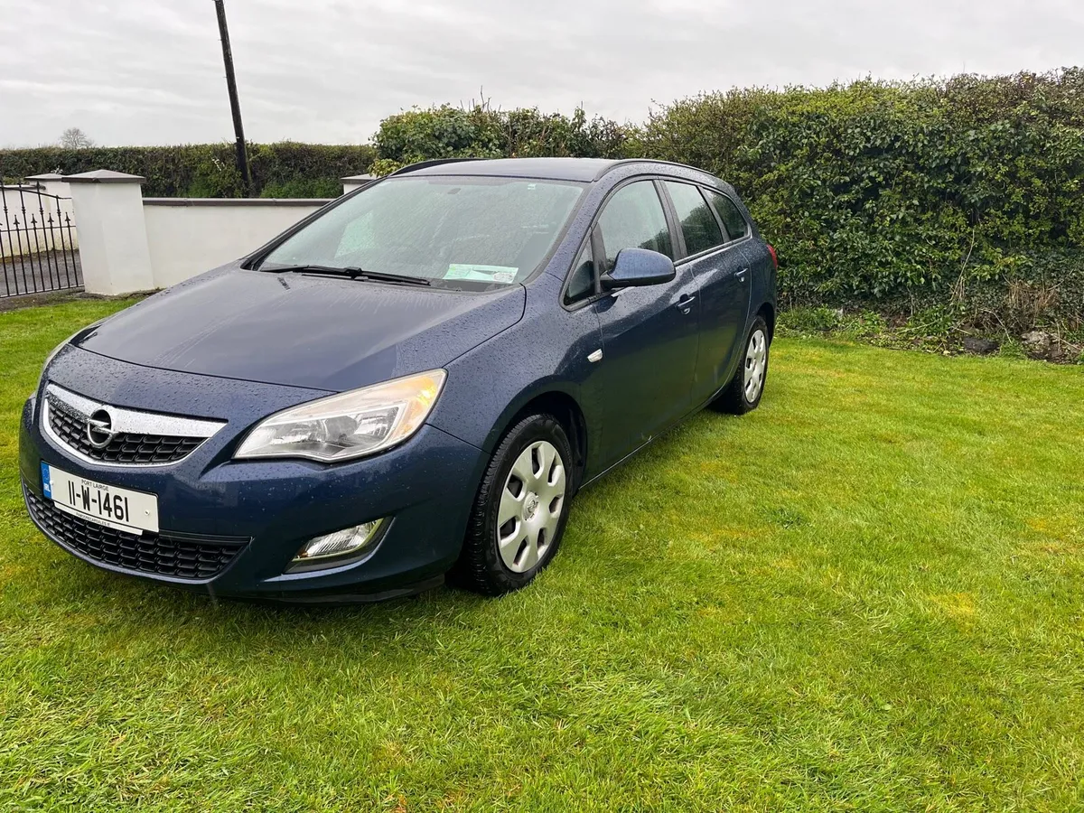 Opel Astra Auto LONG NCT & TAX only 113k kms - Image 3