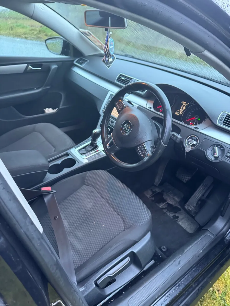 Volkswagen Passat Automatic - Image 6