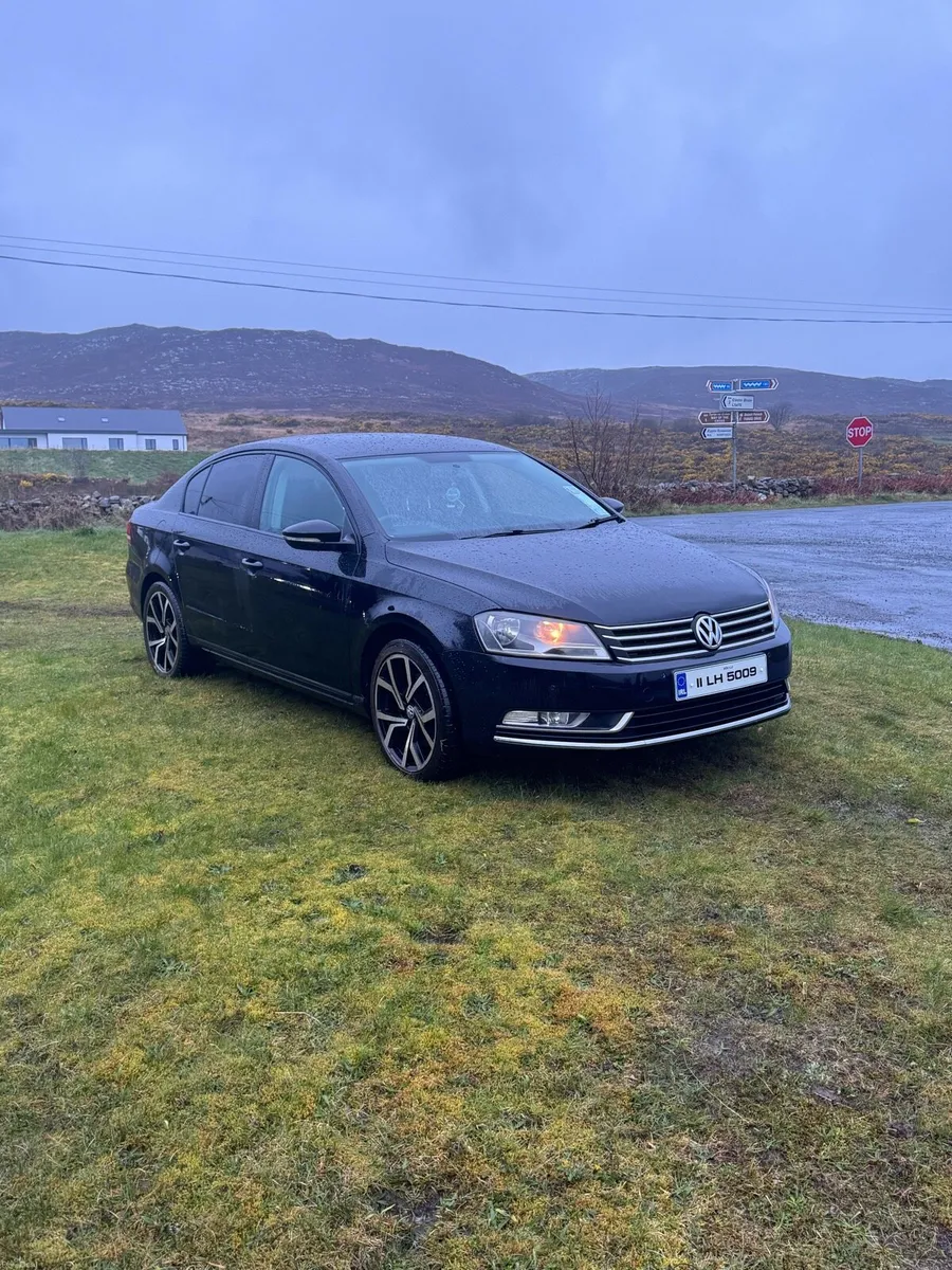 Volkswagen Passat Automatic - Image 1