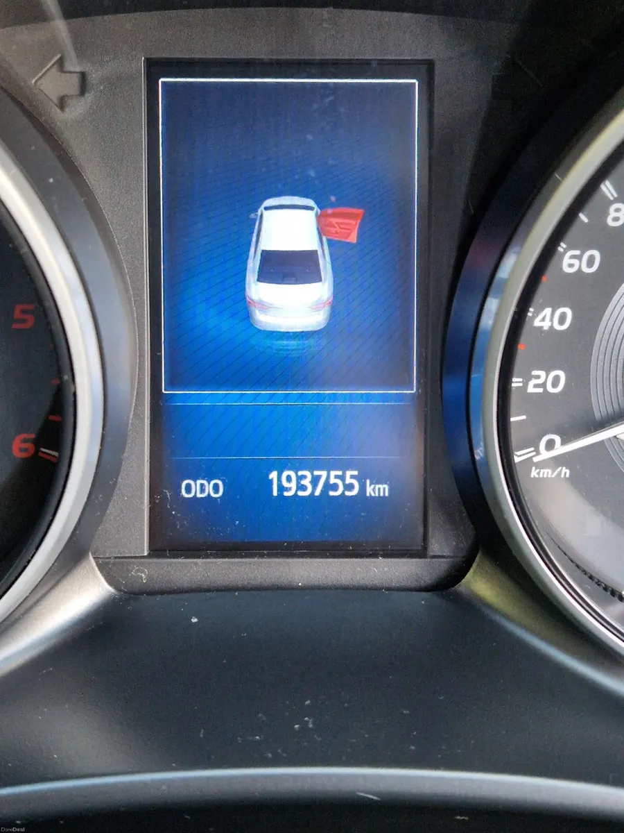 Toyota Avensis  2.0D Luna 2016 - Image 2