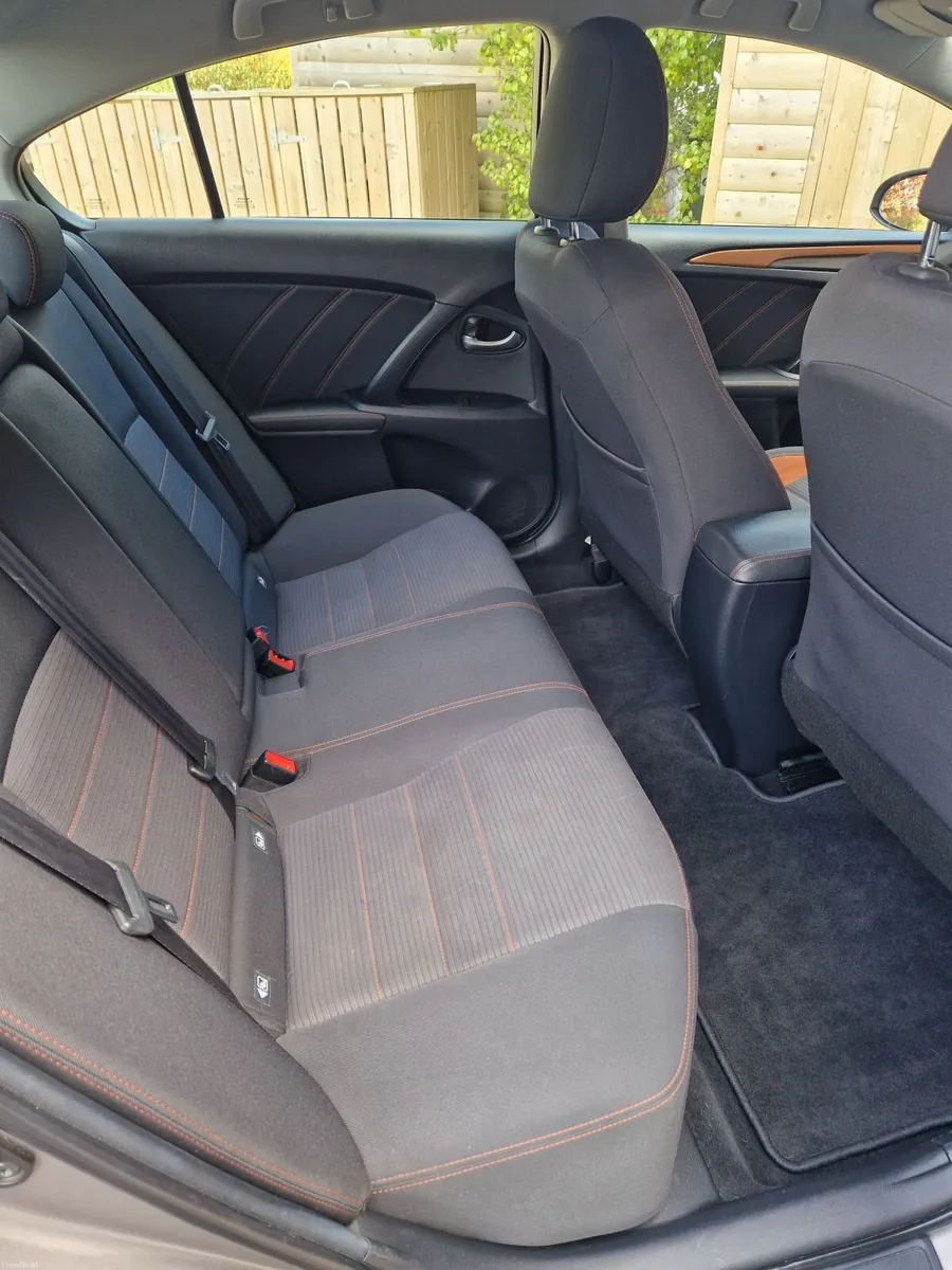 Toyota Avensis  2.0D Luna 2016 - Image 4