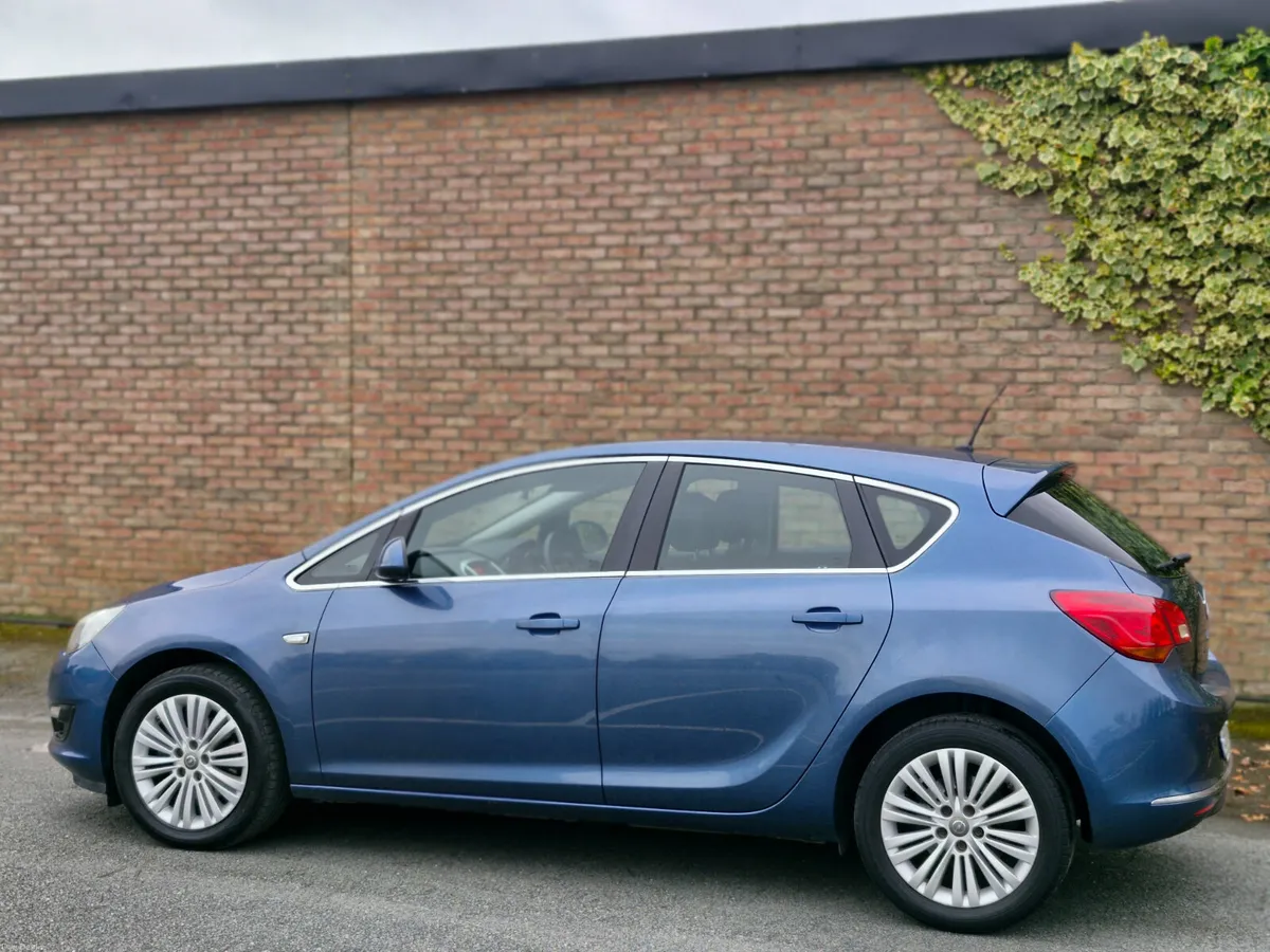 Opel Astra EXCITE 1.6 CDTI - Image 3