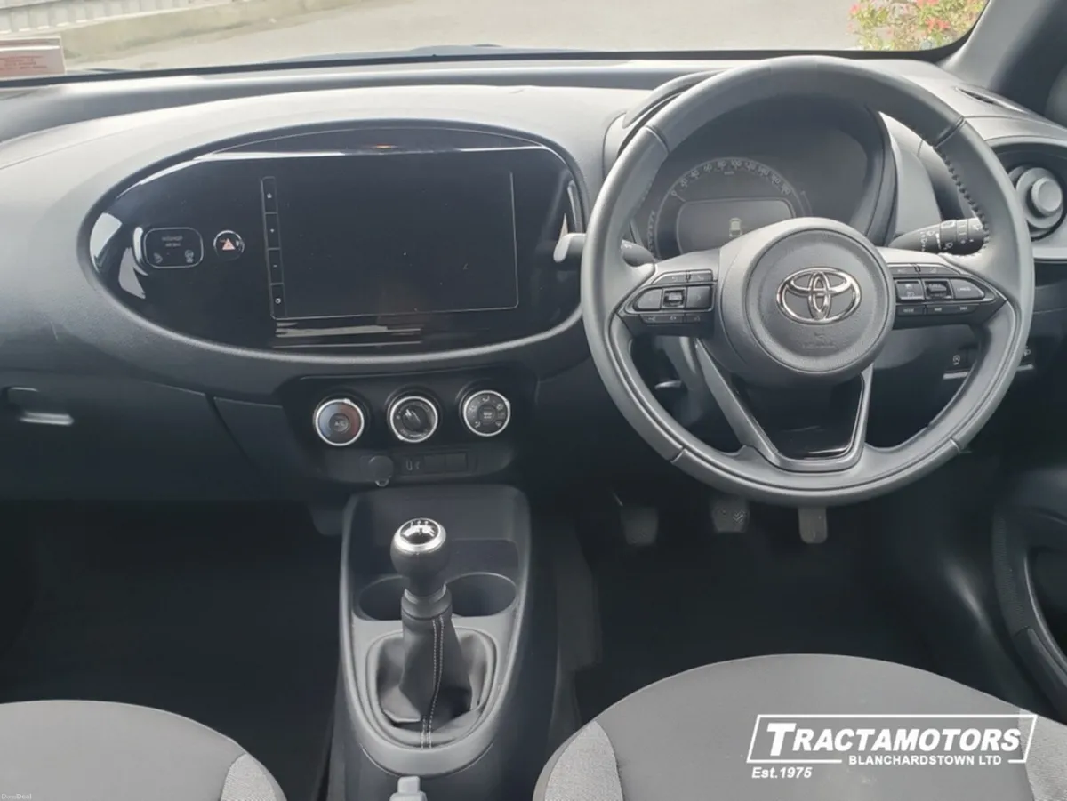 Toyota Aygo X PULSE - Image 2