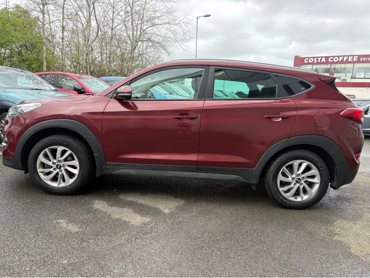 Hyundai Tucson 1.7 DIESEL EXECUTIVE - Image 4