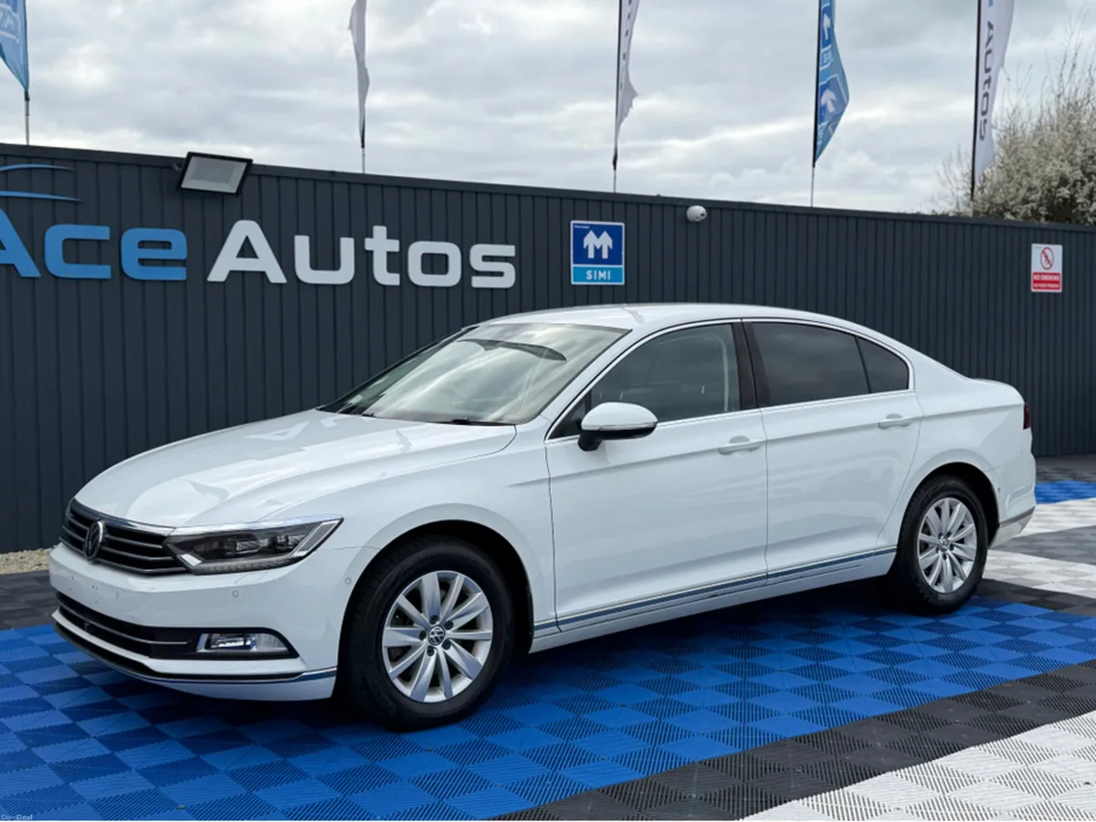 Volkswagen Passat HIGHLINE PREMIUM - 2.0L DIESEL - - Image 3