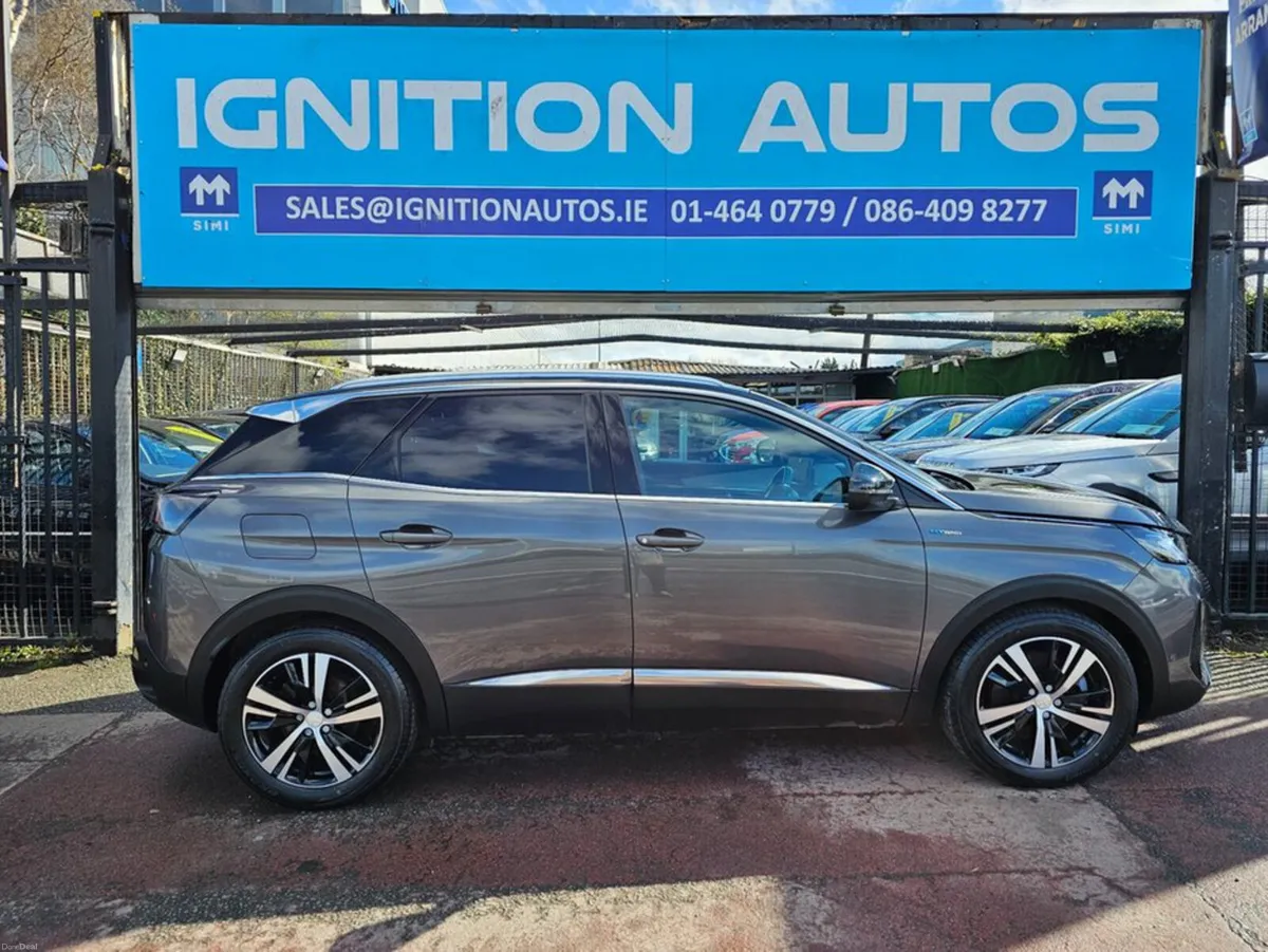 Peugeot 3008 1.6 PLUG IN HYBRID, GT SPEC LOW MILEA - Image 2