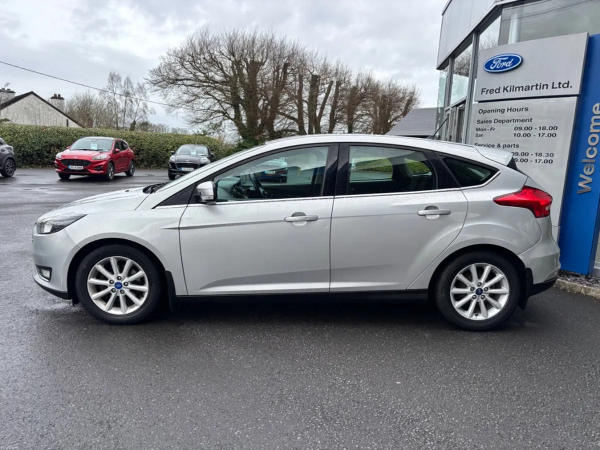 Ford Focus TITANIUM 1.5 TD 95PS 6SPEED 4DR - Image 4