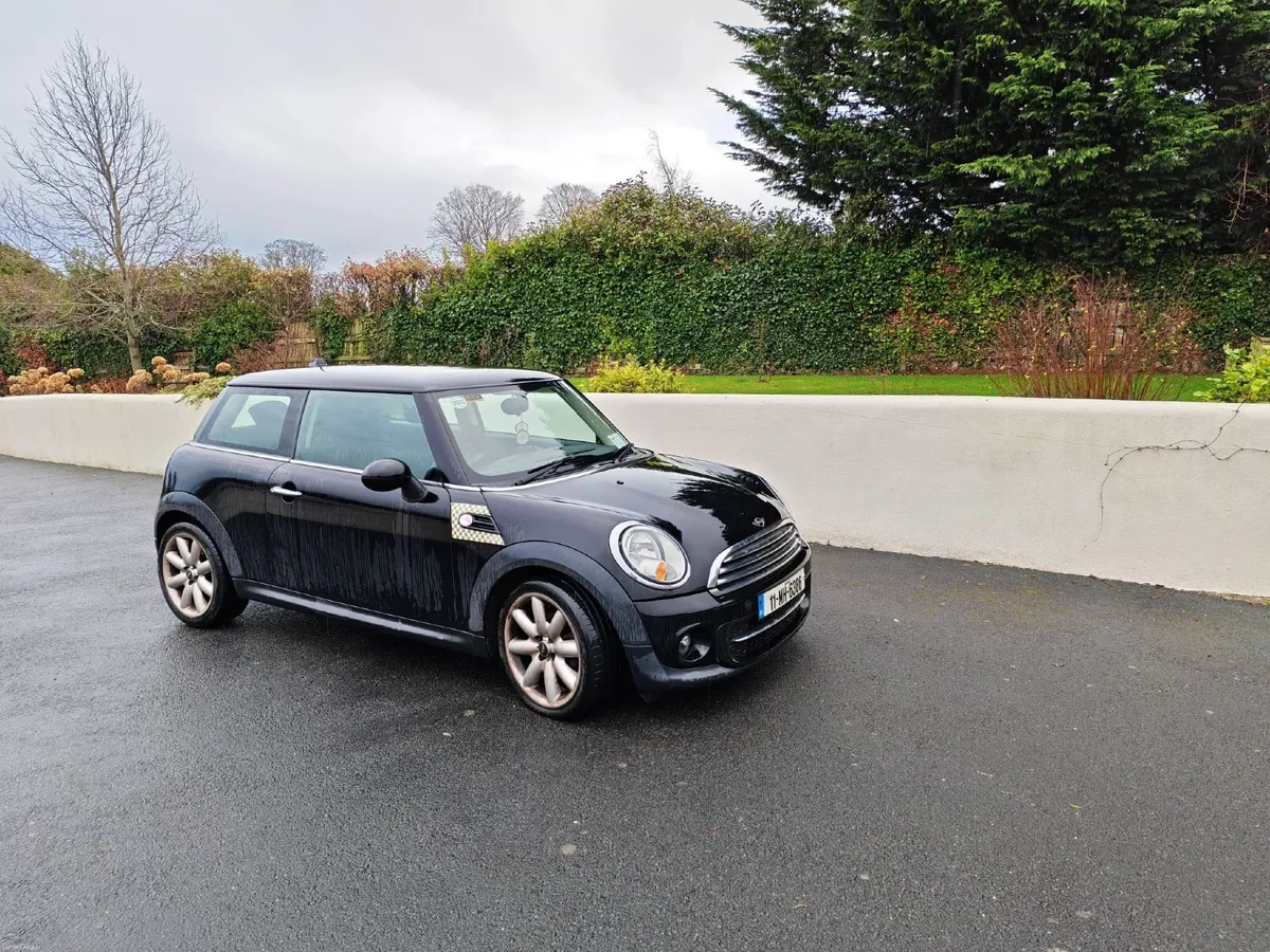 Mini Cooper 2011 - Image 1