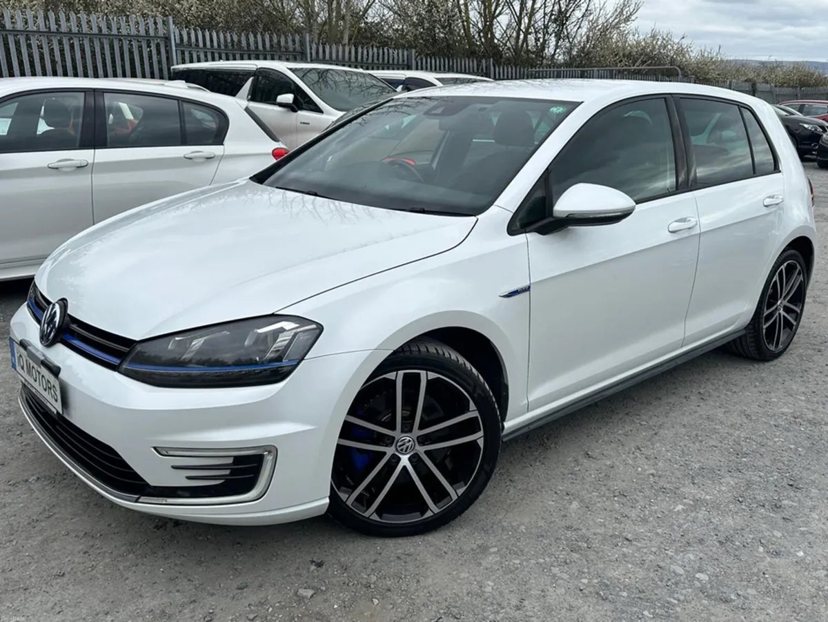 Volkswagen Golf GTE Automatic Petrol Plug-In-Hybri - Image 3