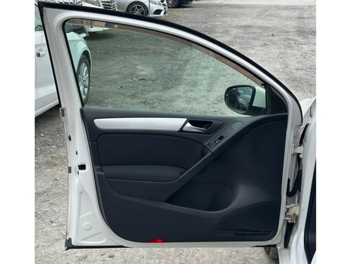 Volkswagen Golf TSI 1.4L Automatic  Petrol (7484) - Image 3