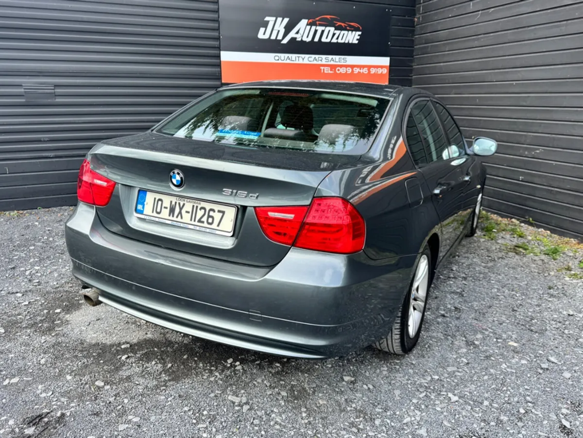 BMW 3-Series E90 D ES 4DR 2.0 - Image 5