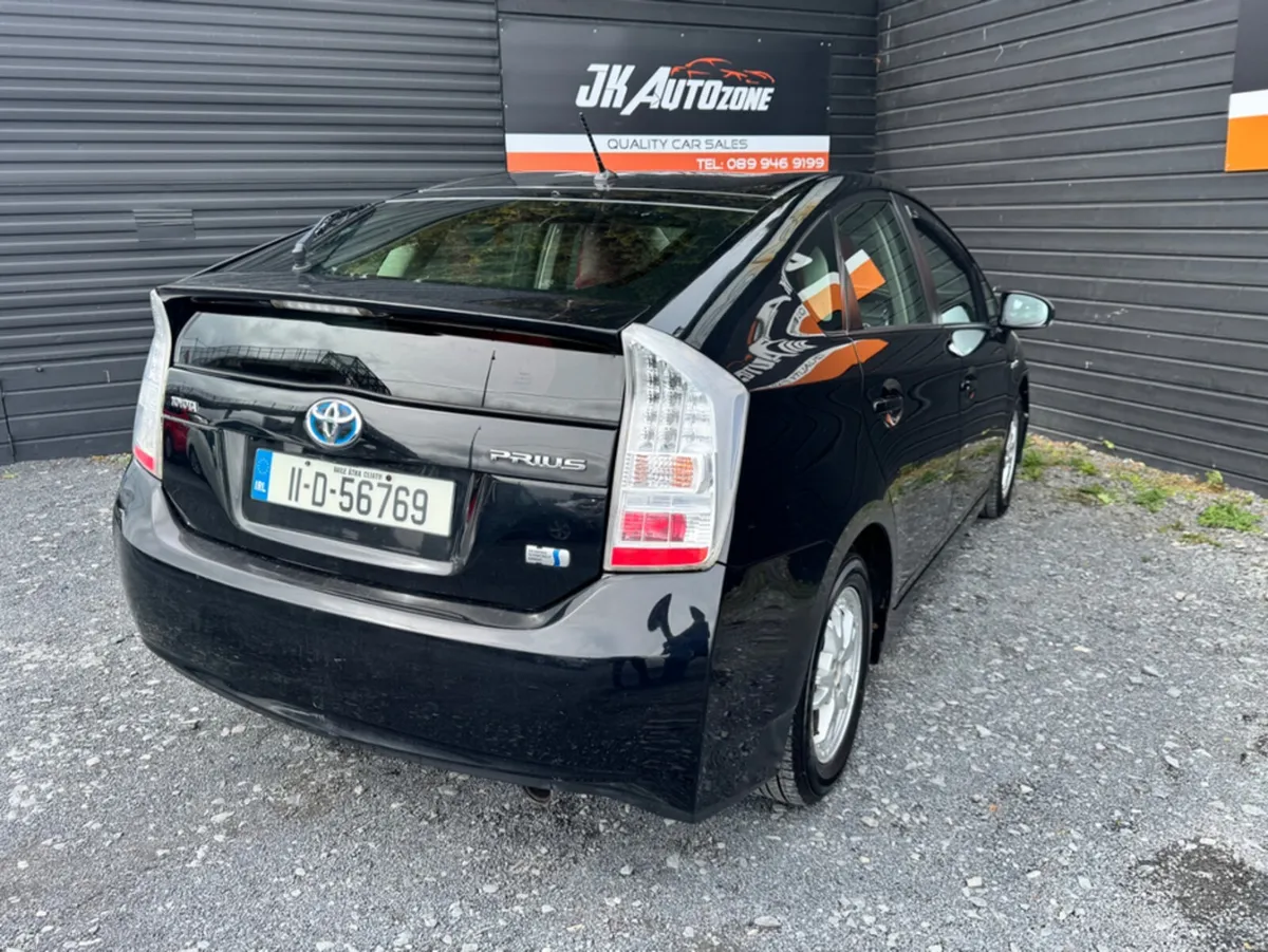 Toyota Prius 1.8 VVT-I T3 HYBRID 5DR AUTO - Image 4