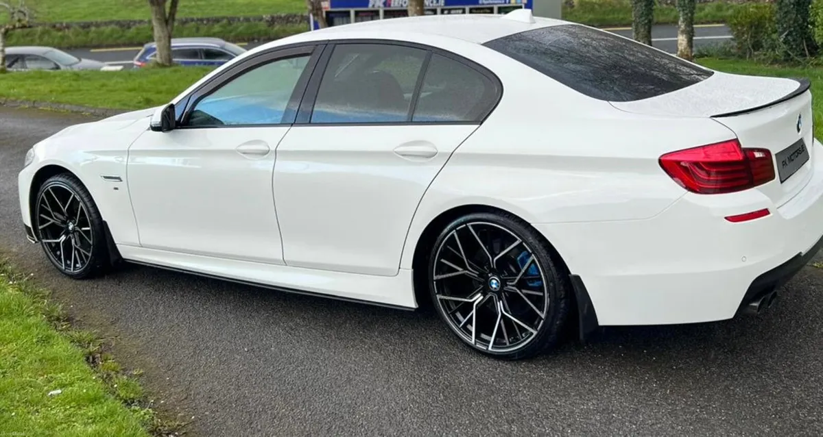 BMW 5-Series 2015 msport auto - Image 2
