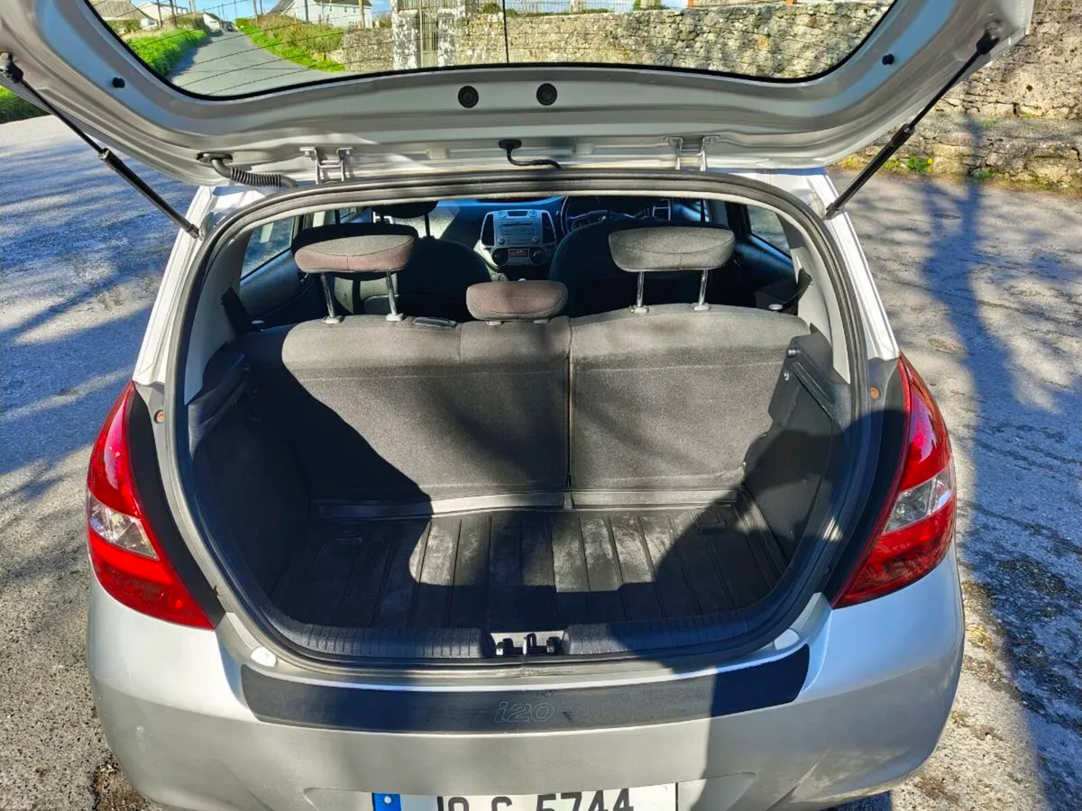 Hyandai i20 - Image 4