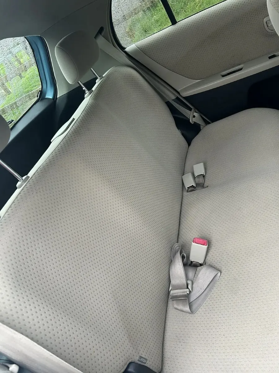 Toyota Vitz 2007 - Image 2