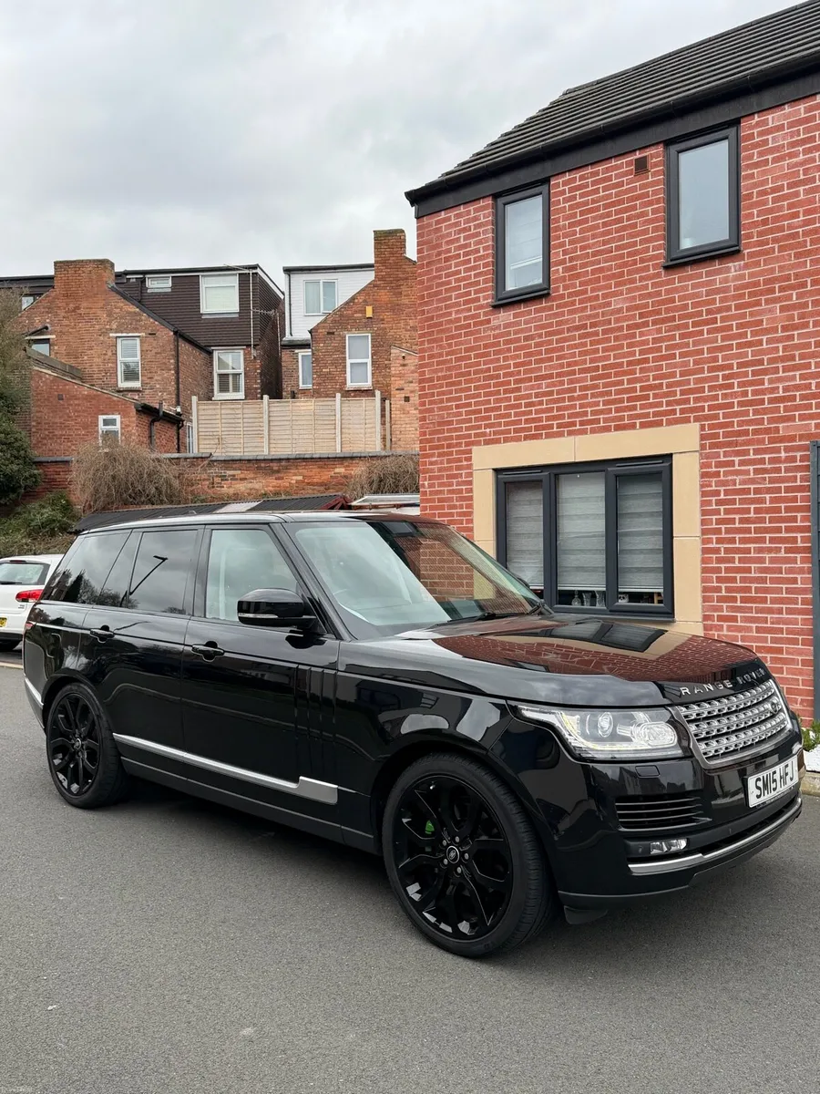 Range rover vogue se 2015 uk plates - Image 1