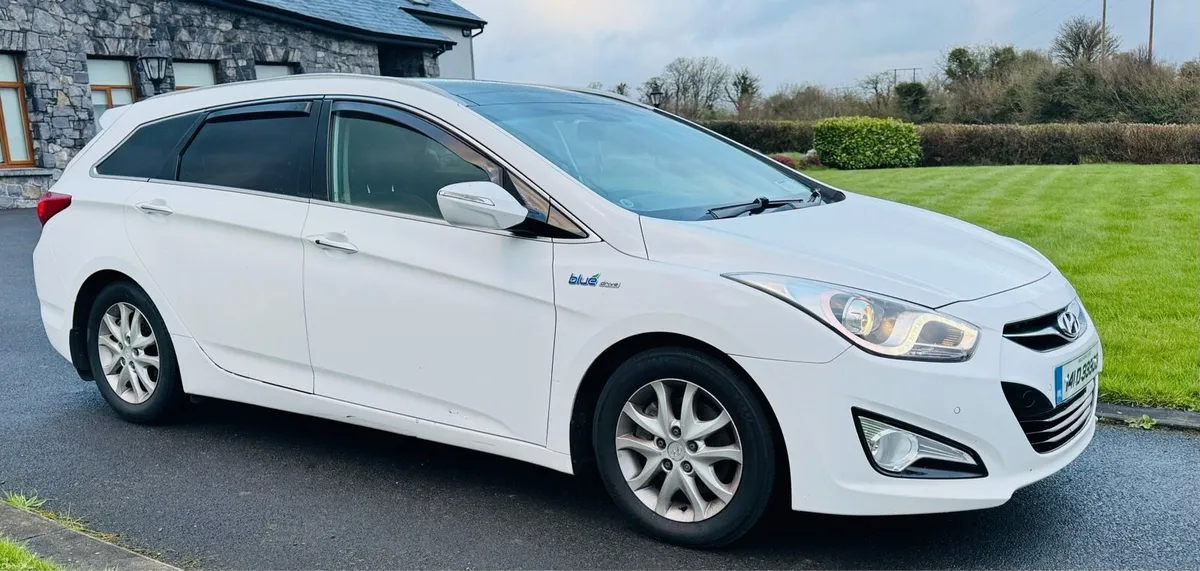 Hyundai i40 Top Spec  Immac Condition - Image 1
