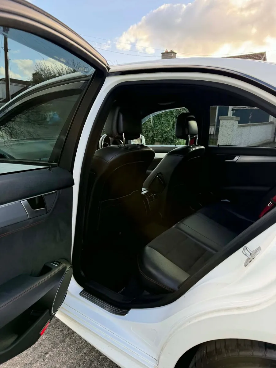 Mercedes-Benz C-Class 2012 - Image 2