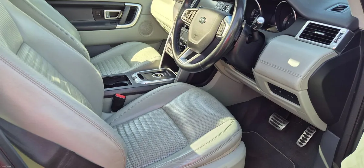 Land Rover Discovery 2015 HSE LUX | 2.2L SD4 7S - Image 6