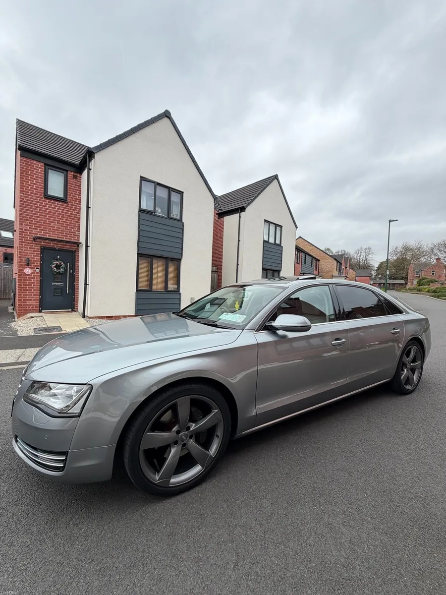 Audi A8L executive 2012 3.0D - Image 4