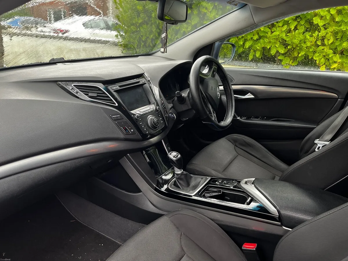 Hyundai i40 2011 (Engine Needs Attention) - Image 4