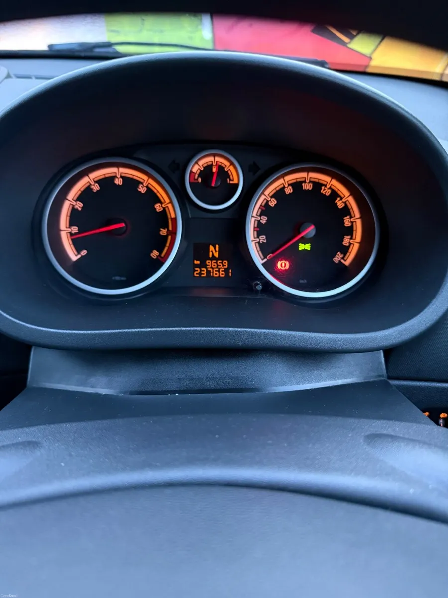 Opel Corsa 2014 - Image 1